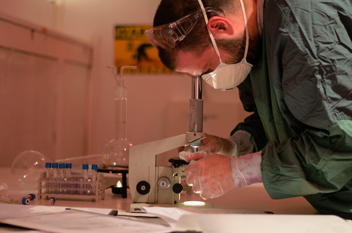 Confesiones tirado en la pista de baile [Laboratorio Zombi] Cerramos