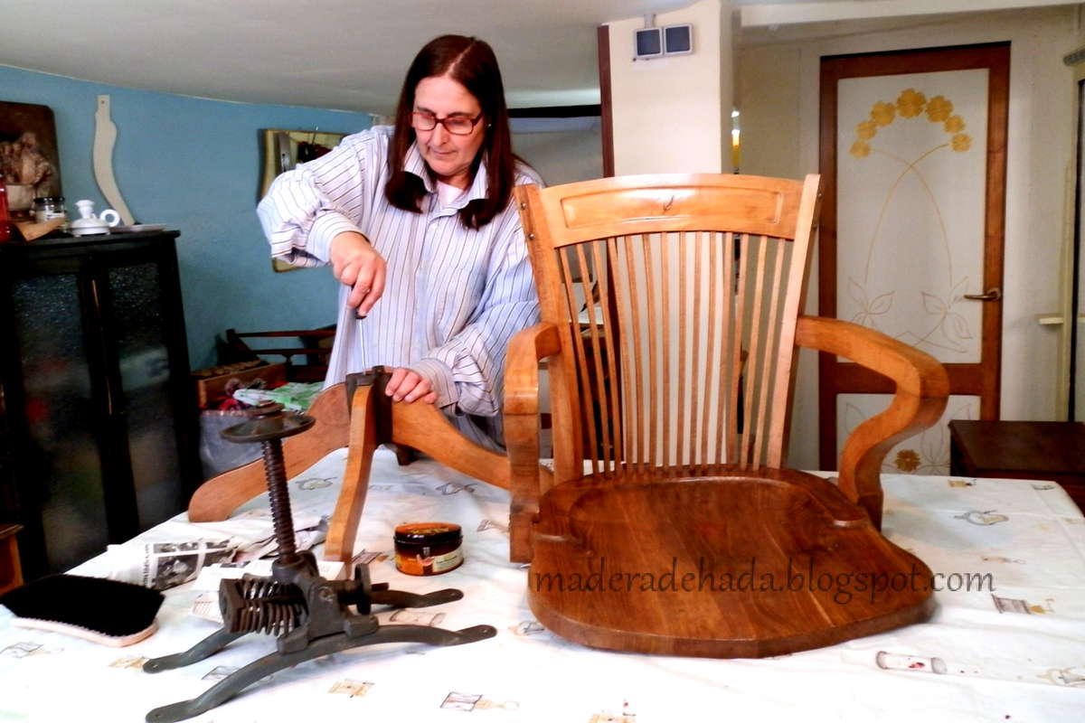 Clases de restauración y reciclaje de muebles. Madera de hada Clases de restauración y reciclaje de muebles. Madera de hada