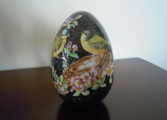 uova-di-ceramica-decorate-a-decoupage-con-effetto-marmo
