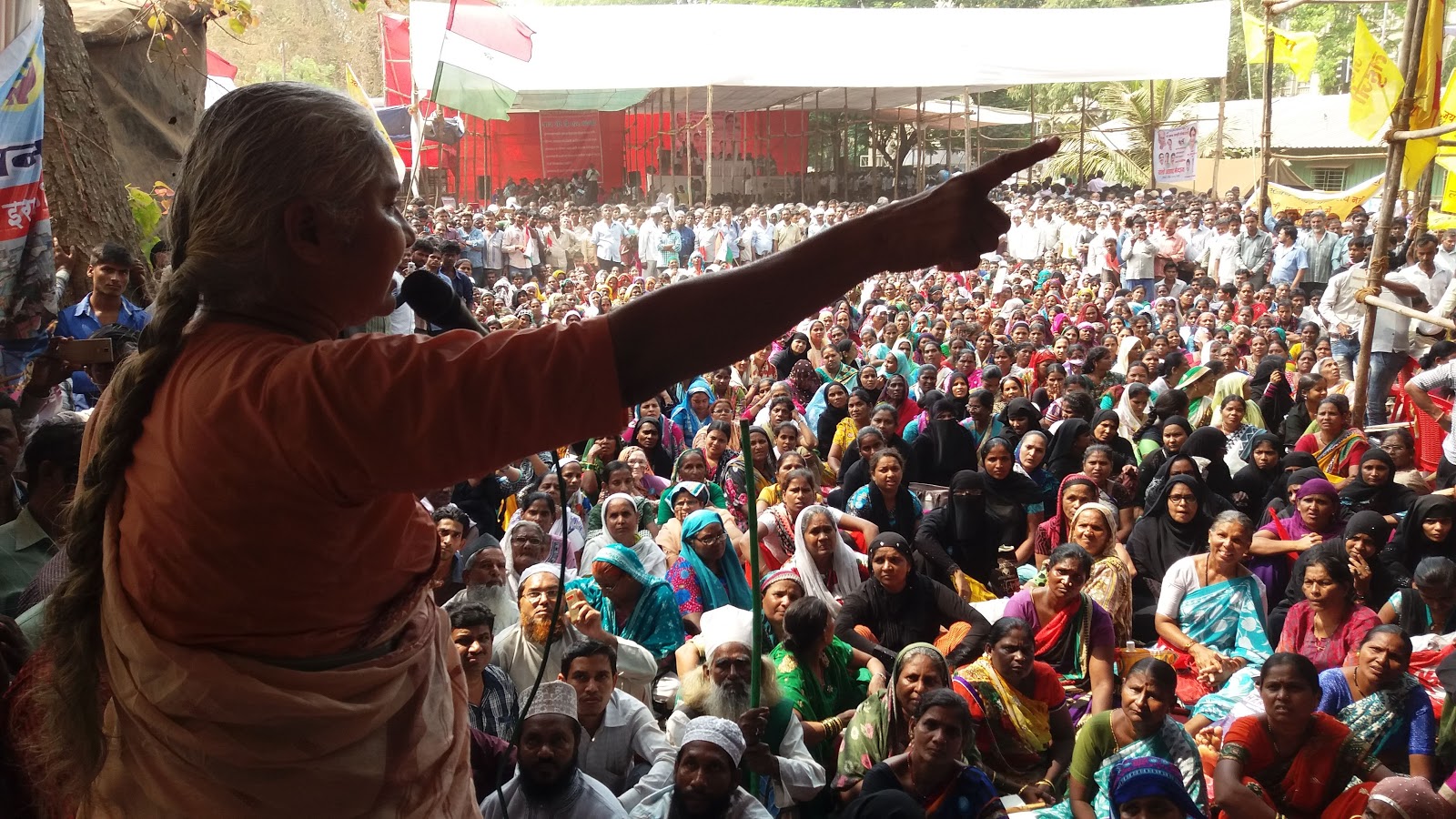 "Forced" eviction in Mumbai Slum dwellers' delegation seeks abolition