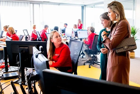 Queen Maxima wore Natan outfit, Monies gold choker necklace, Bodes en Bode earrings and, Maxima carried Chanel bag