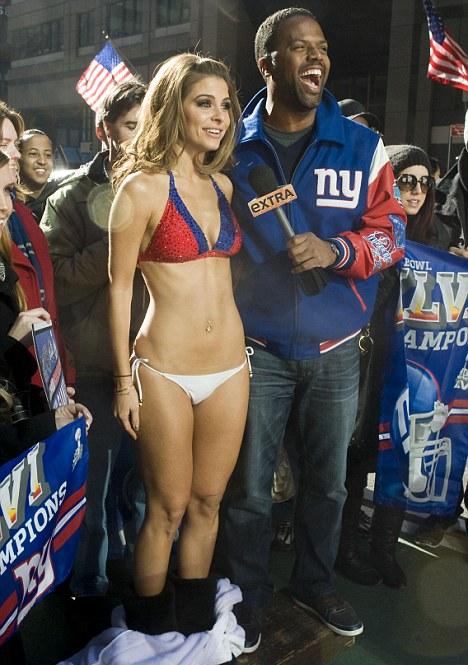 Maria Menounos Wears a Super Bowl Bikini On Extra