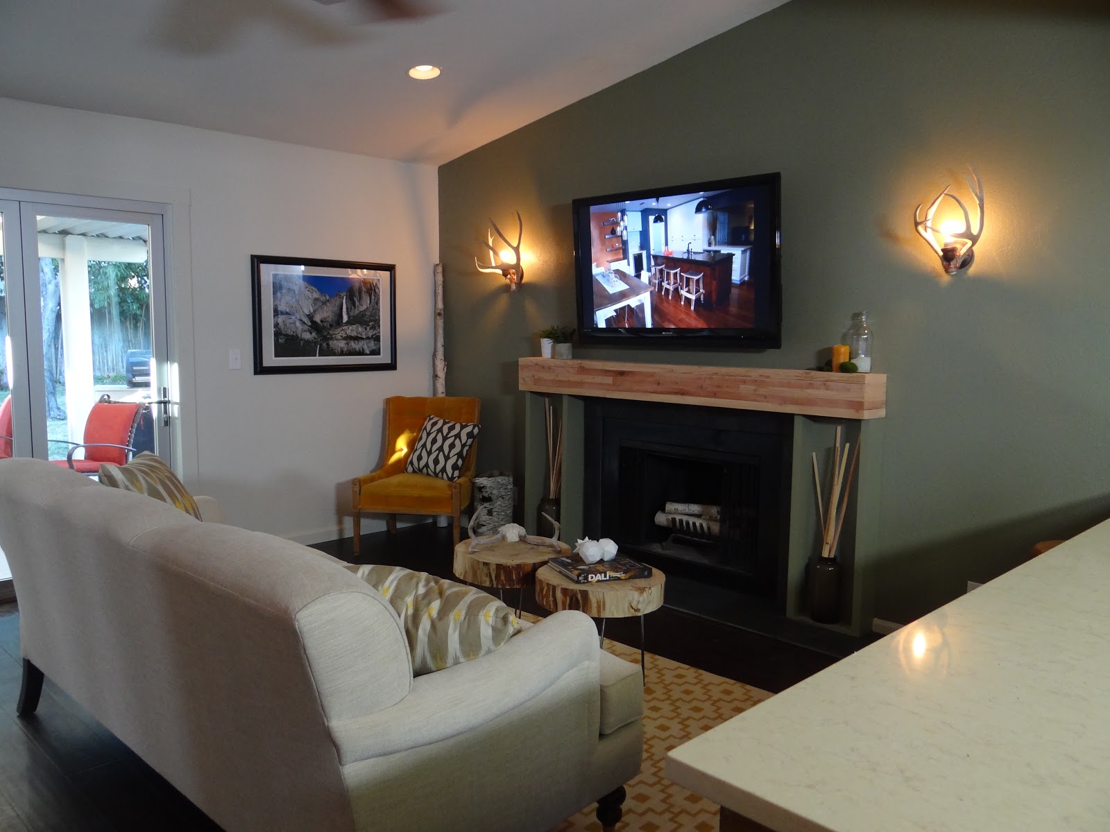 CUSTOM COMFORT Sofa Outlet Featured on DIY's House Crashers Nov 19th