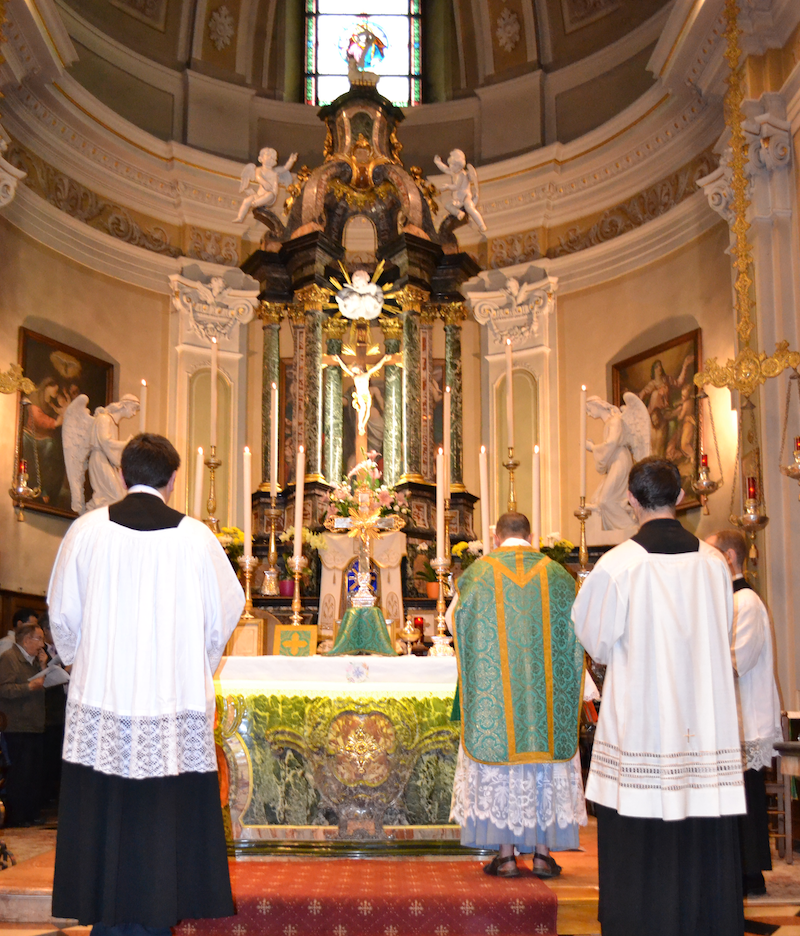 New Liturgical Movement: Ancient Ambrosian Rite in Erba