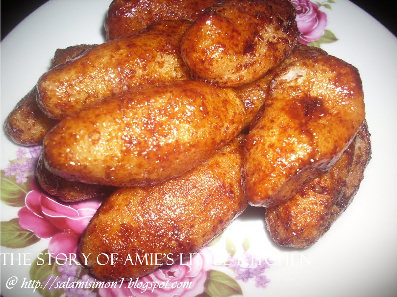 AMIE'S LITTLE KITCHEN: Buras & Ayam Masak Lengkuas