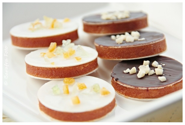 Barafras Kochlöffel: Marzipan-Hagebutten-Taler mit Oblaten für den 