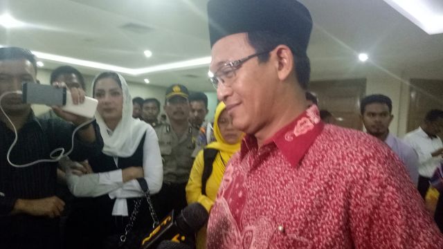 Ternyata Sosok Kiai Ahmad Ishomuddin yang Dicaci Maki dan Diteror Karena Saksi Ahli AHOK itu.....