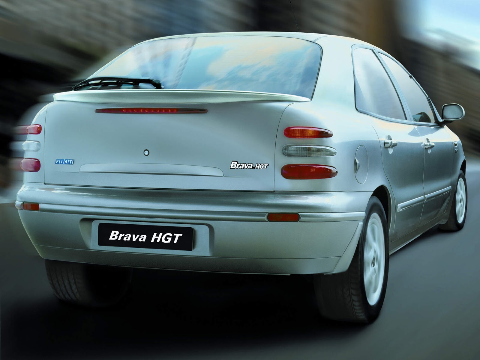 Fiat Brava hatch médio sucessor do Tipo fotos e histórico