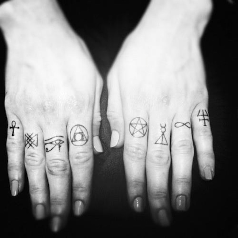 Эскизы тату на фаланги пальцев