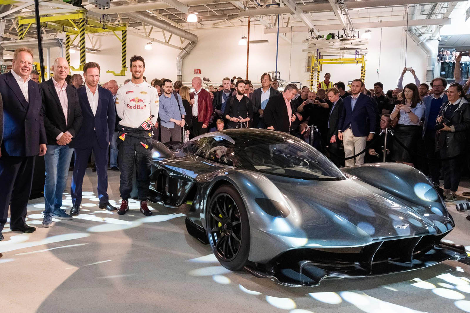 Aston Martin Weighs Joining F1 In 2021