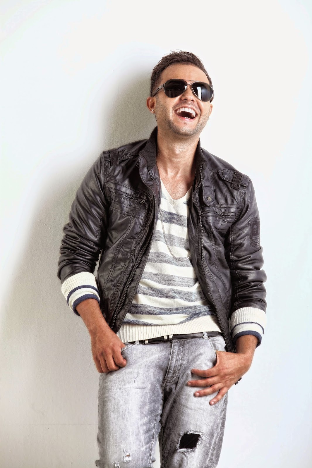 Muestrario Musical (Al aire libre) Tony Dize (EEUUPuerto rico)