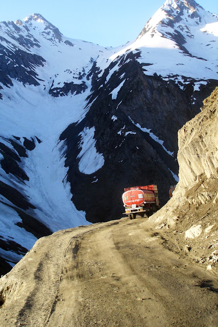 road trip srinagar to leh ladakh bus