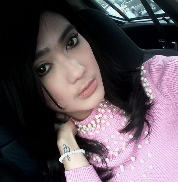 Biodata Foto Profil Revi Mariska Lengkap Agamanya