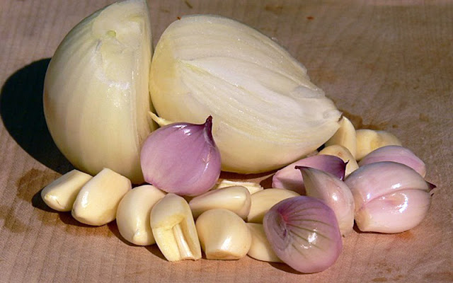 MIRACLE BAWANG! Subukan mong Maglagay ng Bawang sa Iyong Tenga At Tiyak Magugulat ka sa Resulta MIRACLE BAWANG! Subukan mong Maglagay ng Bawang sa Iyong Tenga At Tiyak Magugulat ka sa Resulta