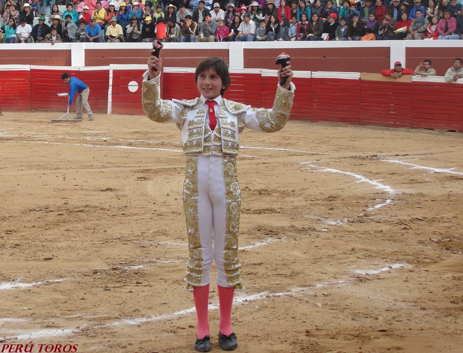 PERÚ TOROS: ANDRÉS ROCA REY TRES OREJAS EN MARBELLA