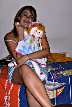 Também gosto de brincar...Uma criança crescida que ama bonecas de pano!!!Essa é a minha Maria Clara