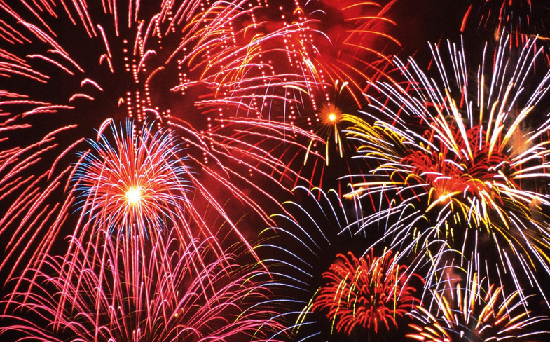 Set Your Course With Modern Yachts : Fireworks Guide For East End Boaters