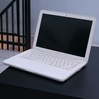 MacBook (13-inch, Late 2009) Bekas Di Malang