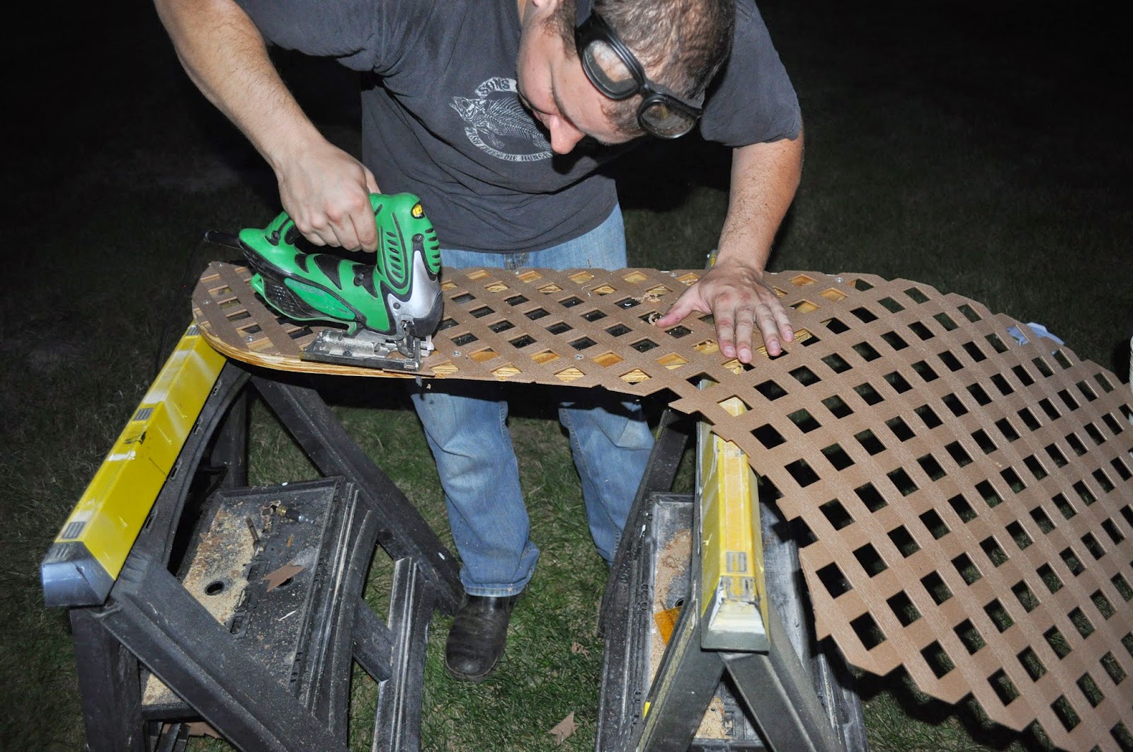 siding, window well covers, window well cover, diy, vinyl lattice, lattice, plywood, screws, frogs, june bug, plexi glass