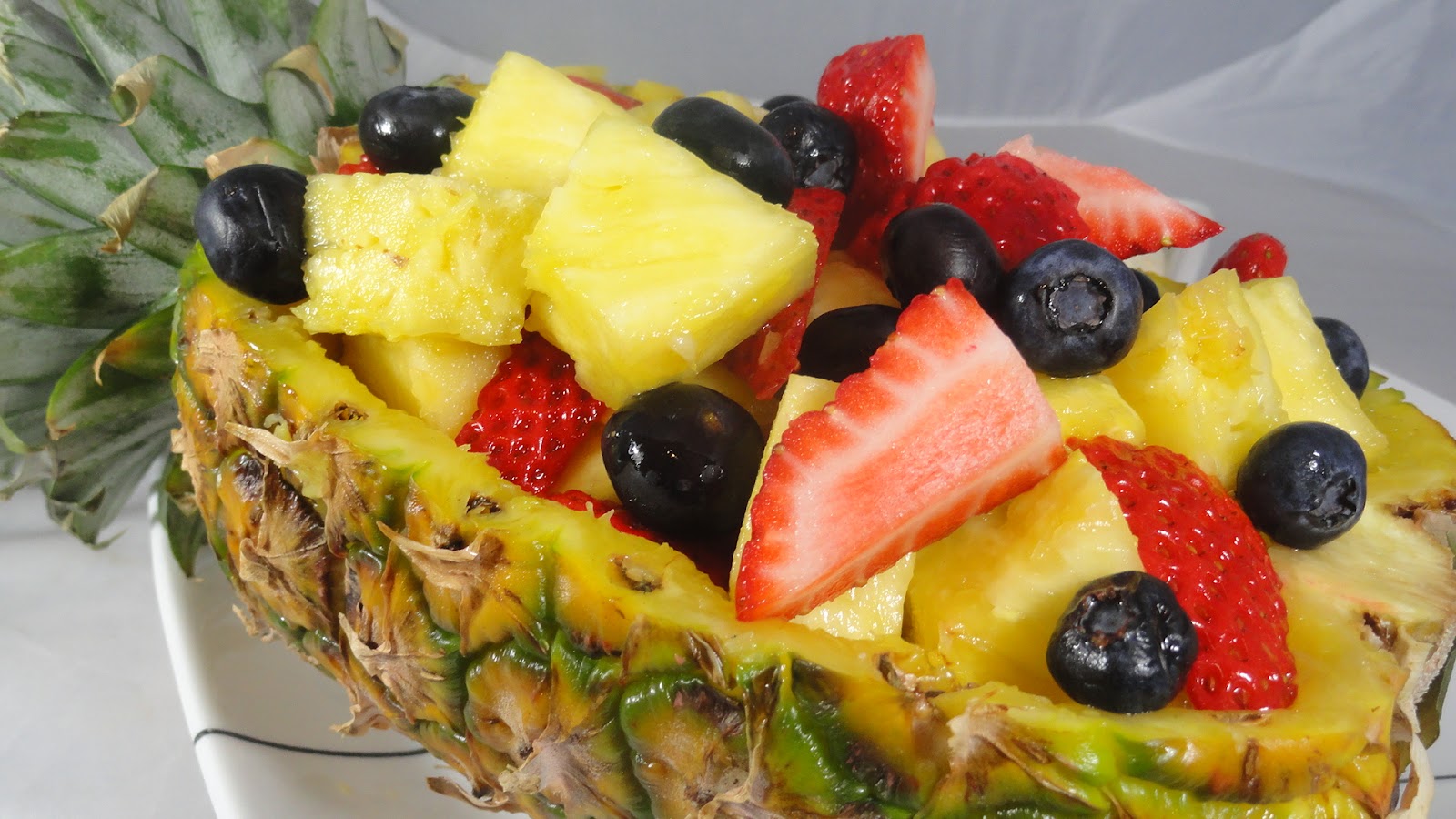 The OnCall Cook Pineapple Boat