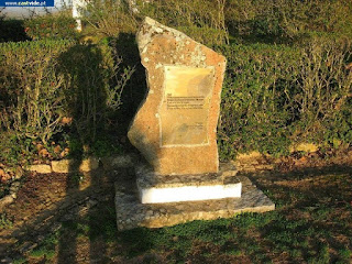 MONUMENTS & STATUES / Penedo Monteiro, Castelo de Vide, Portugal