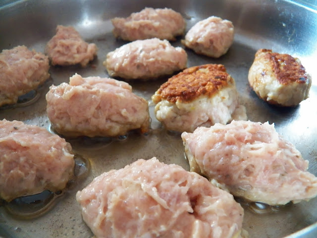 Frikadeller in the pan