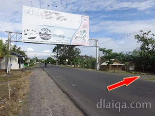 jalan masuk ke Elty Krakatoa dan Pantai Embe