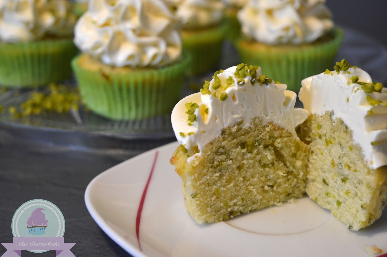 Miss-ButterCake : Pistazien-Weiße Schokoladen Cupcakes Miss-ButterCake : Pistazien-Weiße Schokoladen Cupcakes