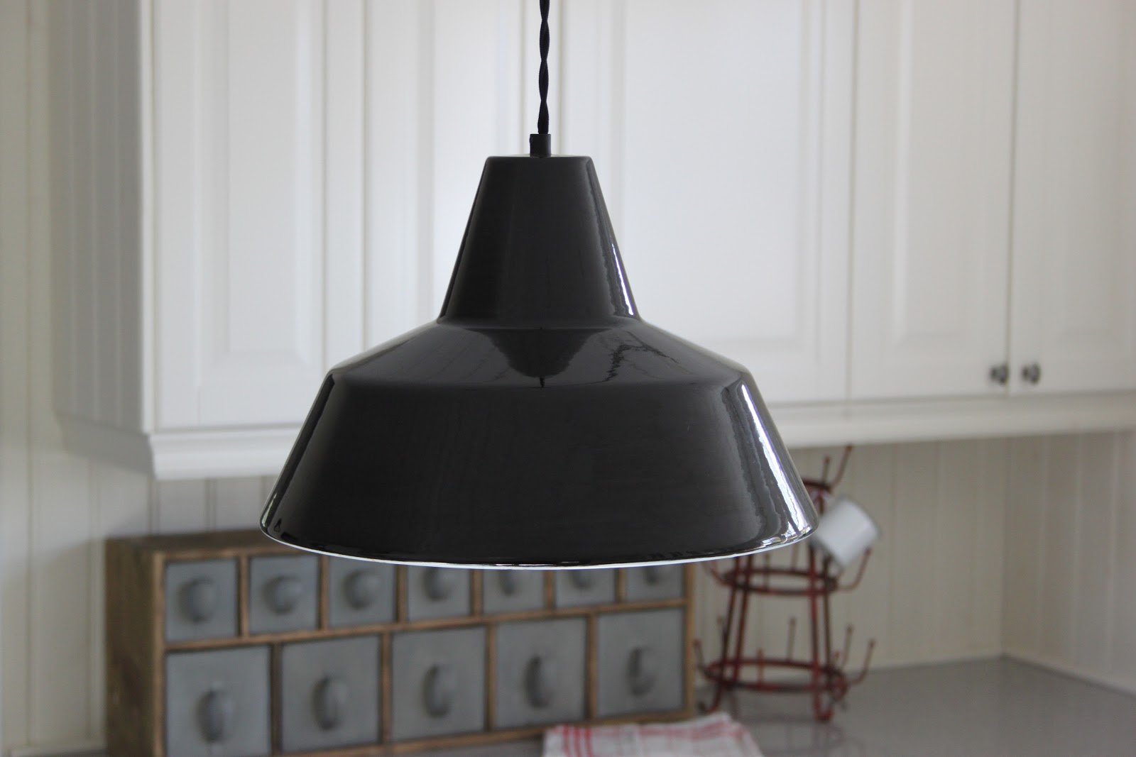 add-design-anna-stenberg-lantligt-p-svan-ngen-k-kslampa-med-ph