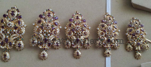 Gold Jada Pins - Jewellery Designs
