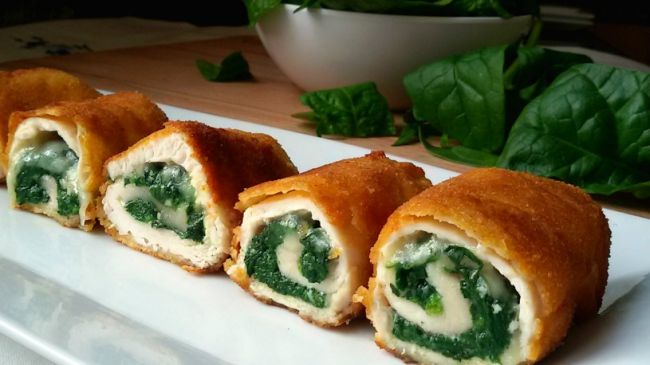 Rollitos de pechuga de pollo con espinacas