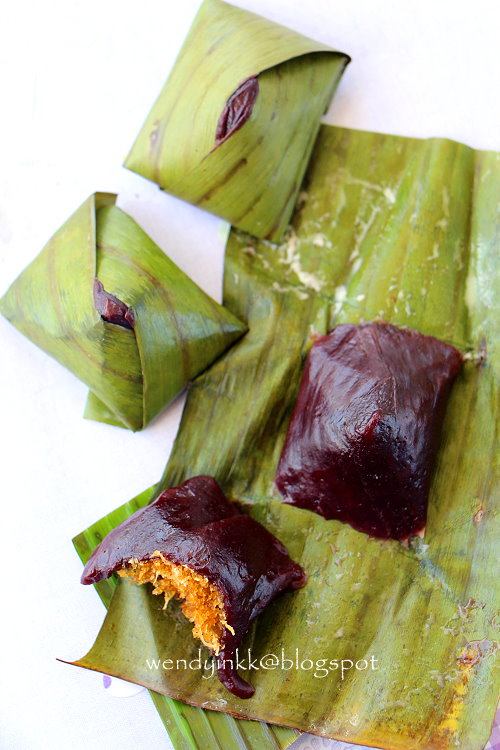 Table for 2. or more: Kuih Koci Pulut Hitam 鸡脚指~ Black 