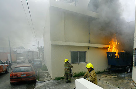 Se incendia planta eléctrica en Radio Caribe; humo genera sorpresa entre personal