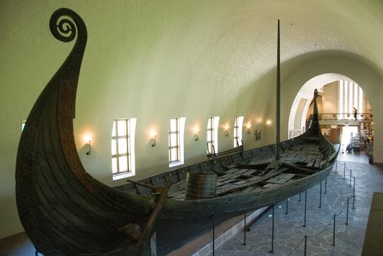 Critter Sitter's Blog: Viking Longboats
