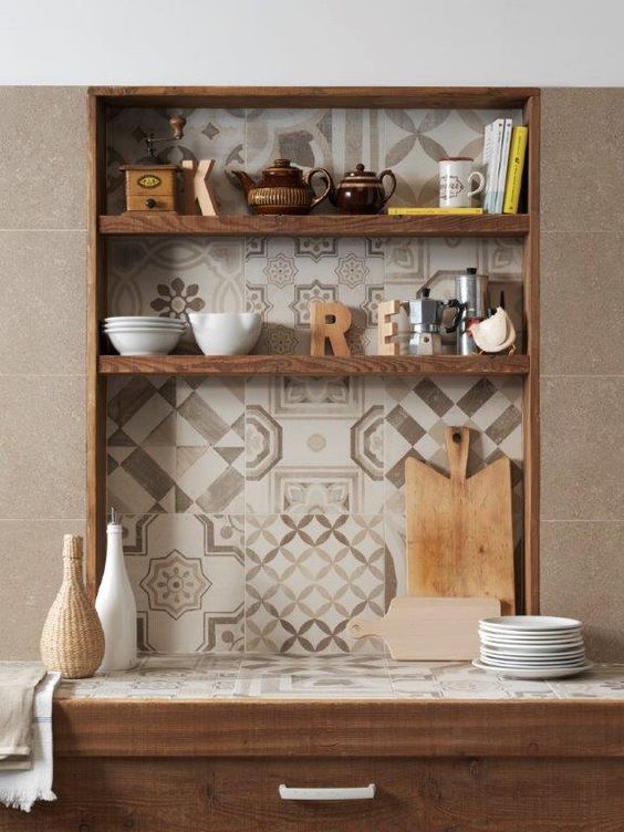 Decomondo: mosaico di piastrelle per il paraschizzi della cucina