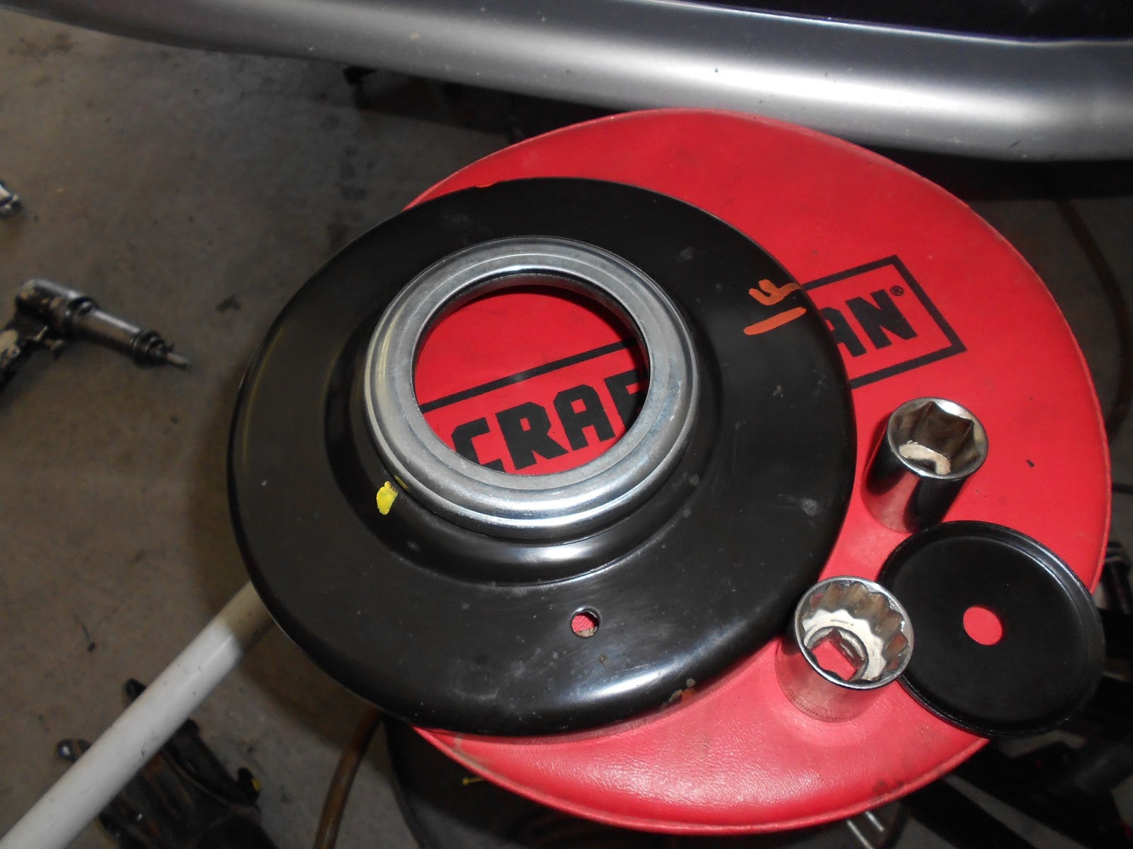 The Bug Boys: Honda Odyssey Strut Change in record time!