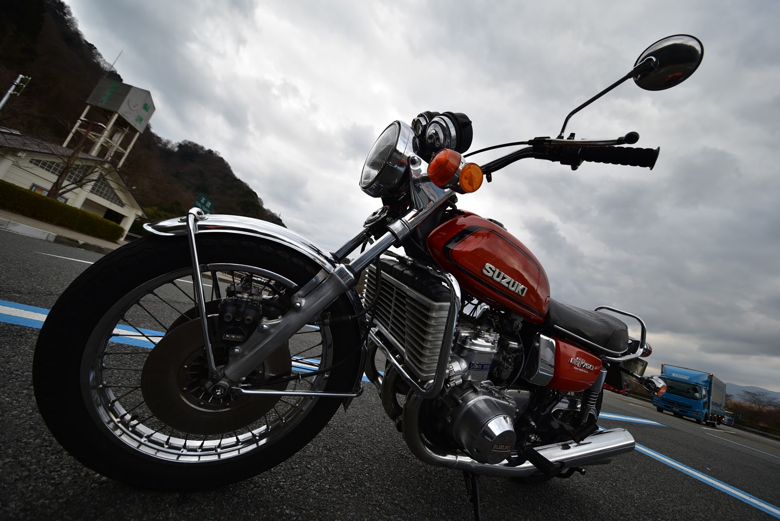 最大56％オフ！ スズキGT750初期型シリンダーヘッド程度良し econet.bi