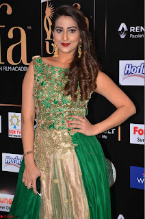 Manjusha in Beautiful Sleeveless Green Anarkali dress at IIFA Utsavam Awards 008
