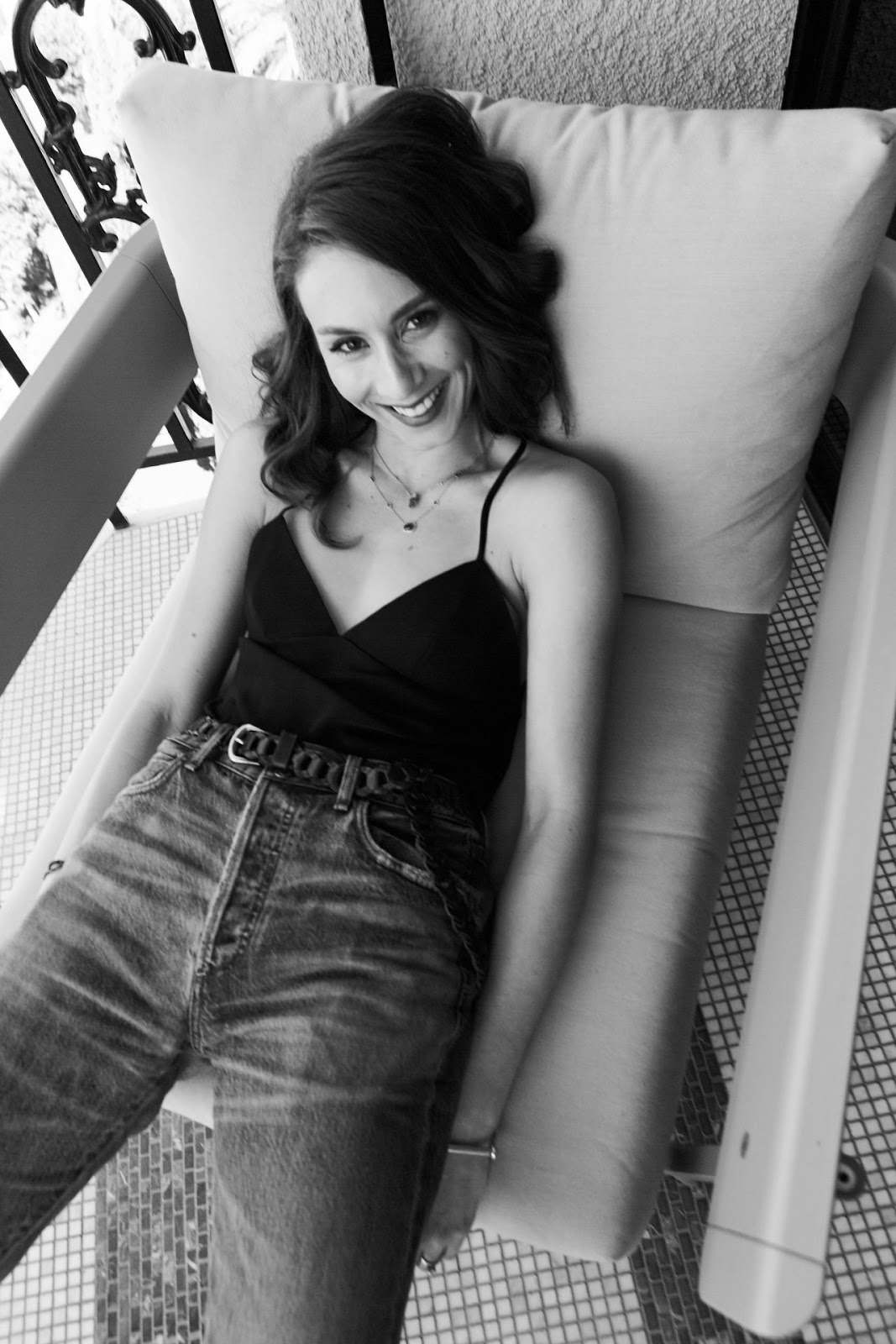 Castle of News: Troian Bellisario para Coveteur