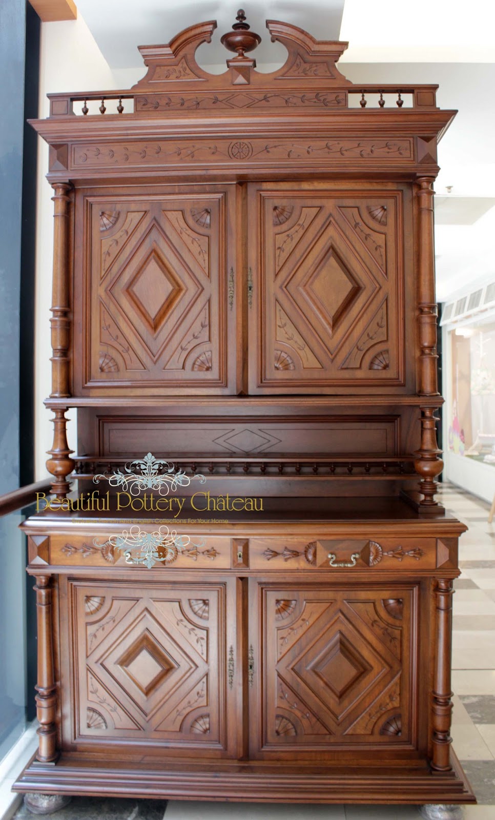 BEAUTIFUL POTTERY European Antique Furnitures