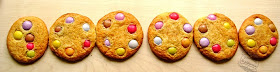 http://www.iletaitunefoislapatisserie.com/2013/09/100-000-et-cookies-aux-smarties.html
