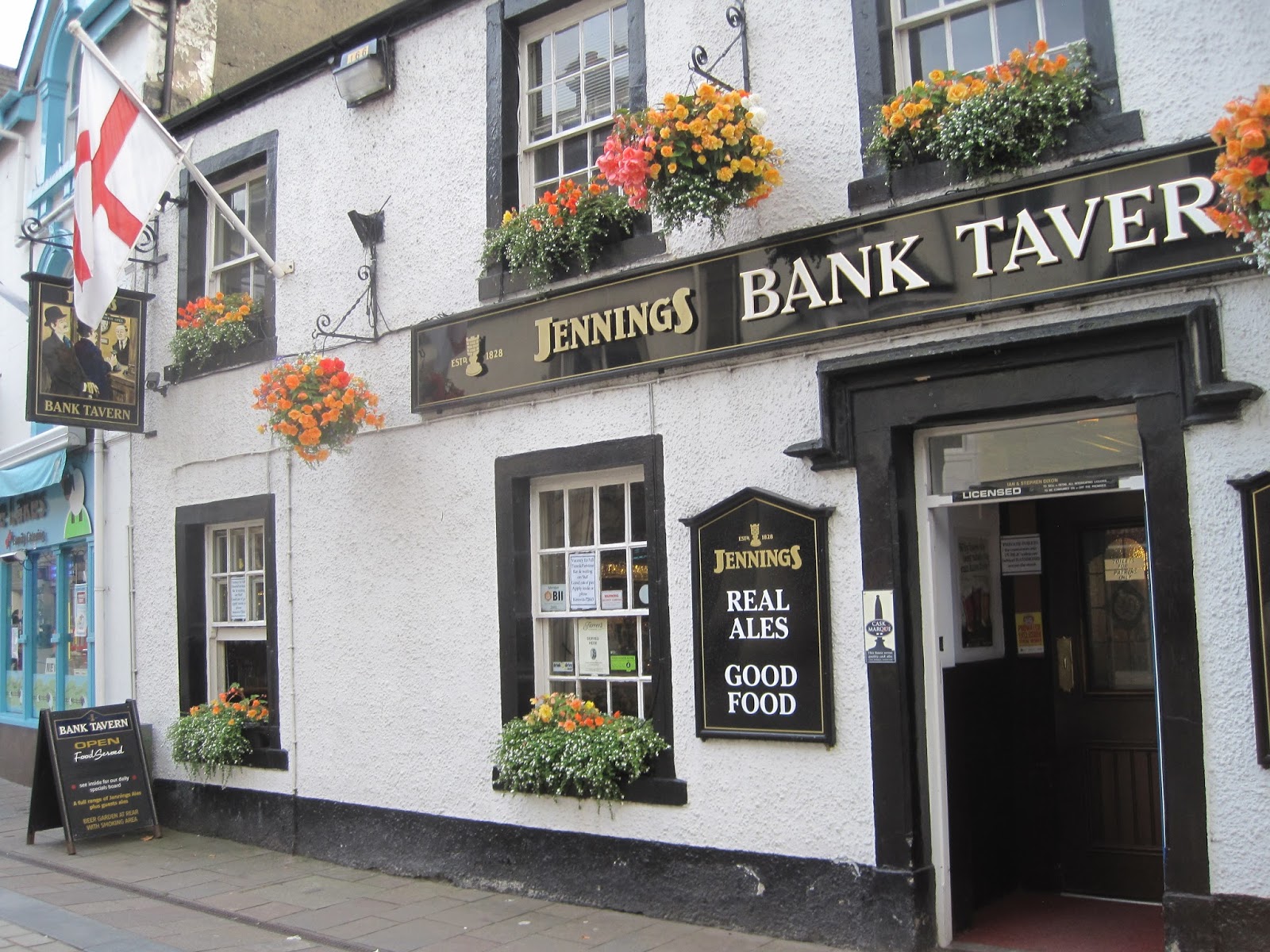 GollyGeeGosh Keswick Bank Tavern Pub and Restaurant