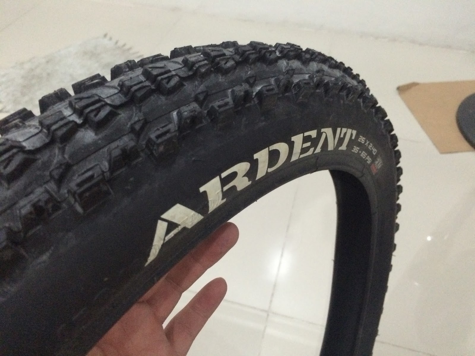 maxxis ardent 2.35