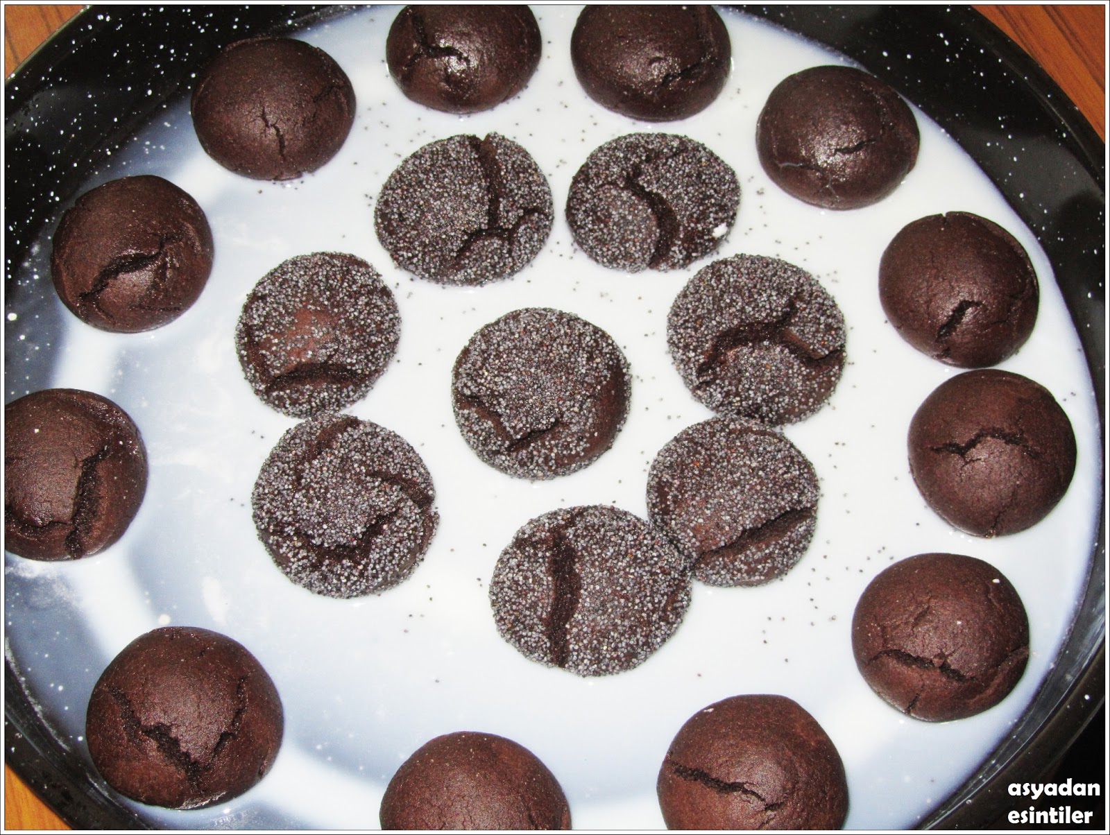 asyadan esintiler Süt şerbetli ıslak kurabiye