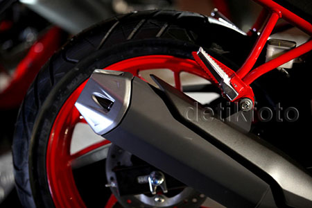 Honda CB150R StreetFire Special Edition 5