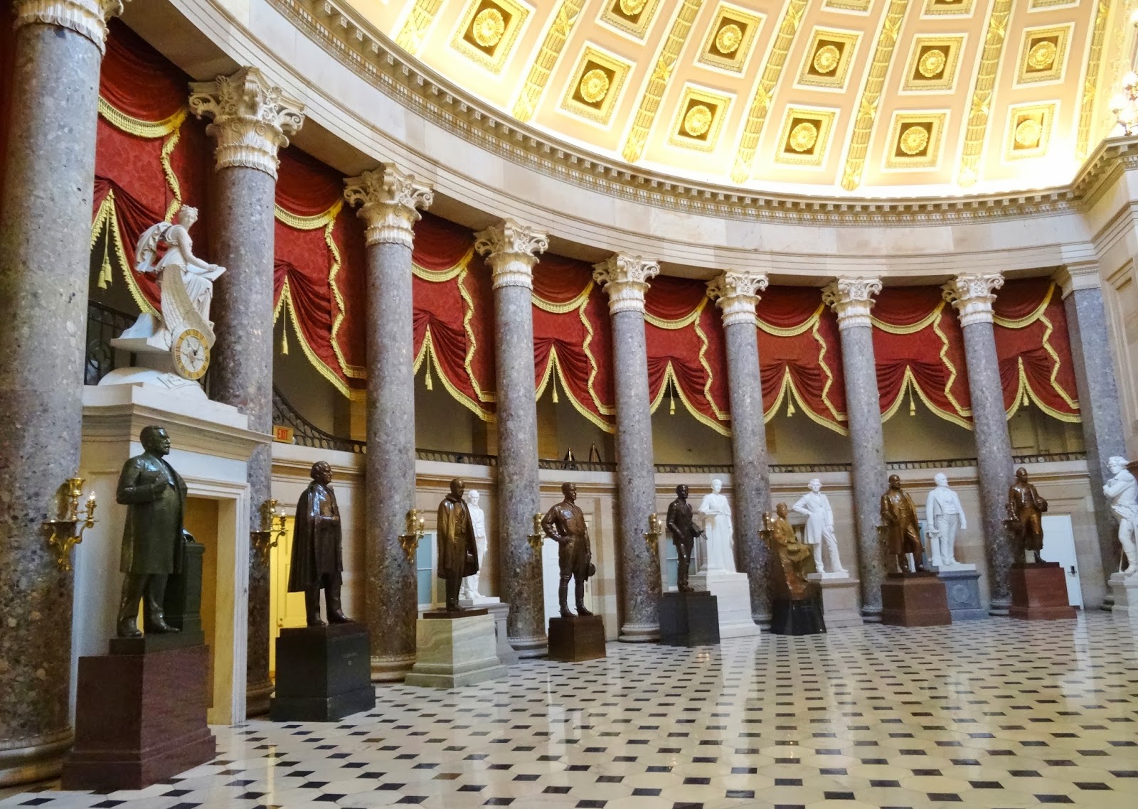 A GREAT EUROPE TRIP PLANNER: IS THERE A WHISPERING GALLERY IN STATUARY ...