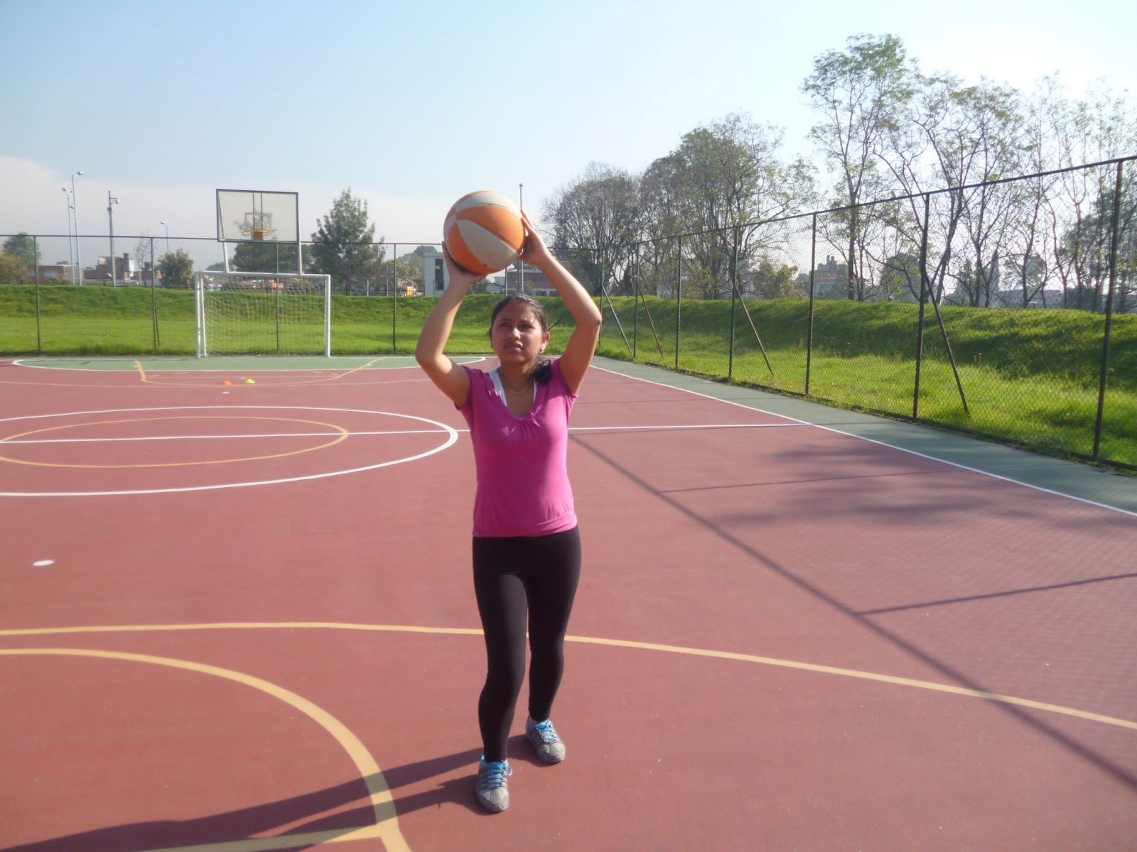 BALONCESTO : ENTRADAS DE ARO