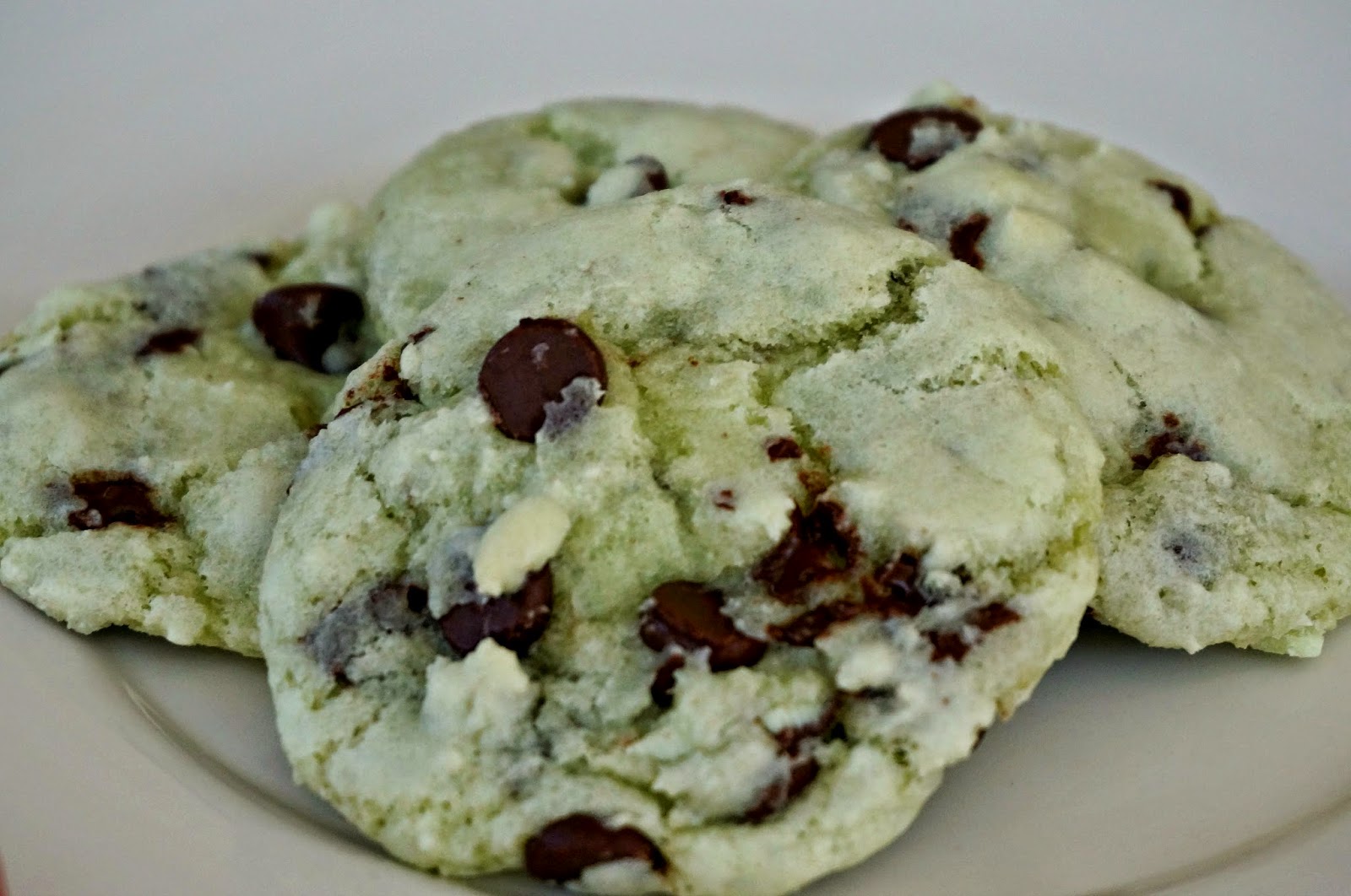 A Pinch of Chaos Mint Chocolate Chip Cookies