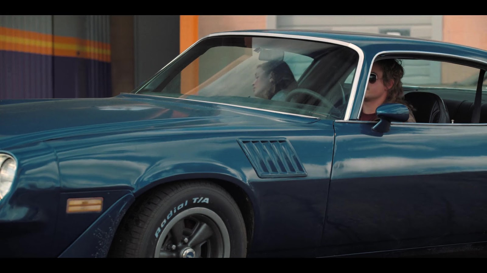 осд машины. Chevrolet camaro 1979 stranger things. машина из очень странные деда. бмв стива харрингтона. очень странные дела машина билли.