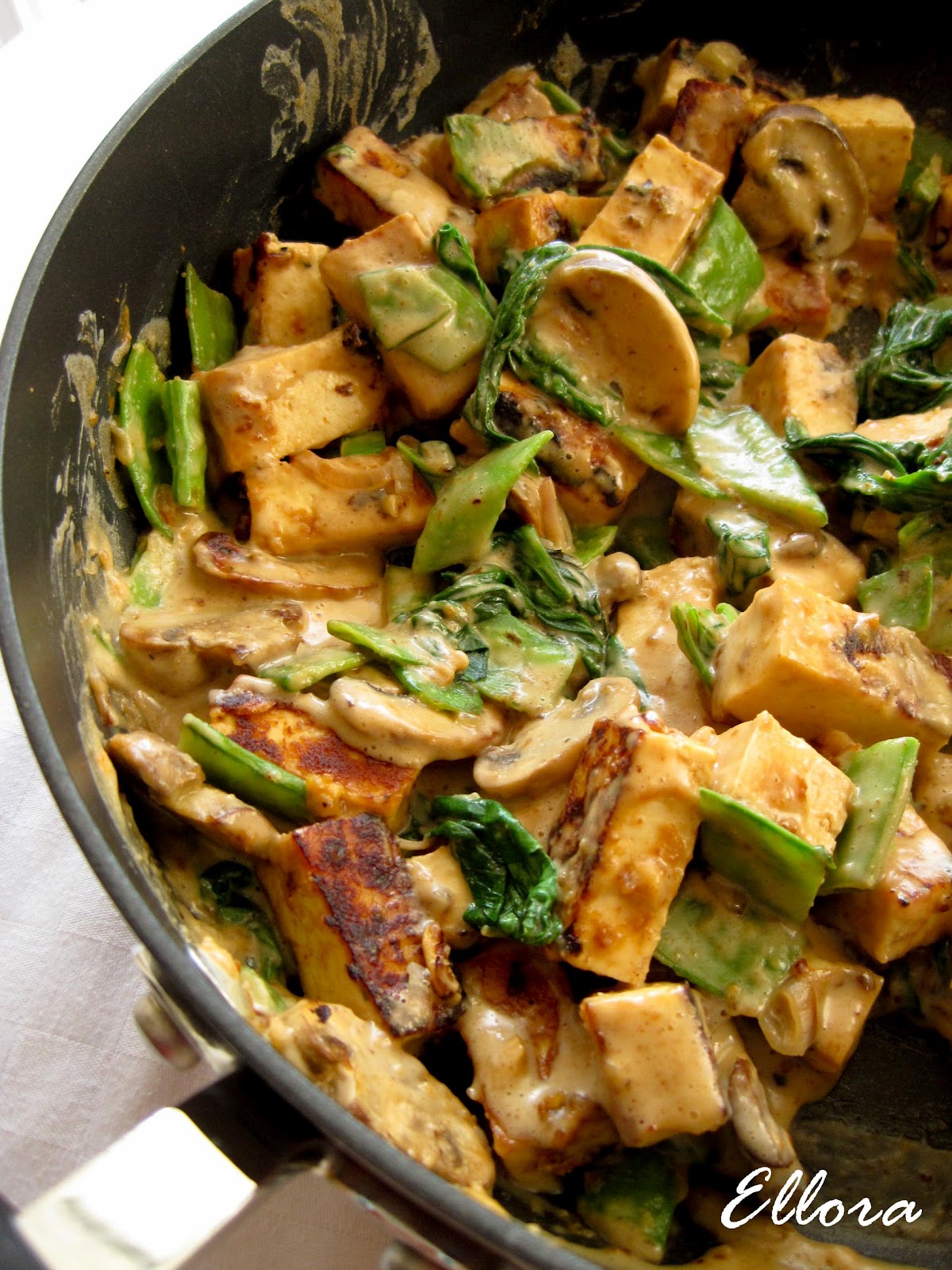 Retour vers la santé Tofu sauce aux arachides